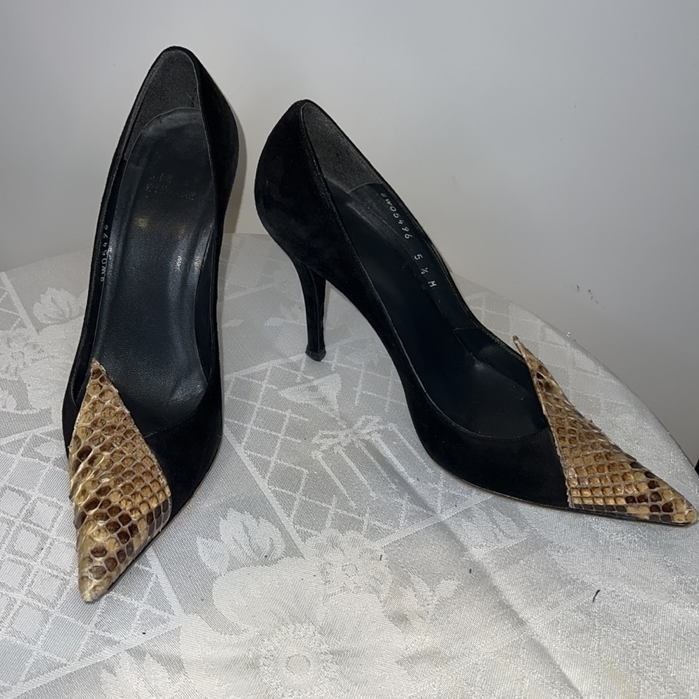 Stuart Weitzman Sz 5.5B Suede Snakeskin Pointed Toe Pumps